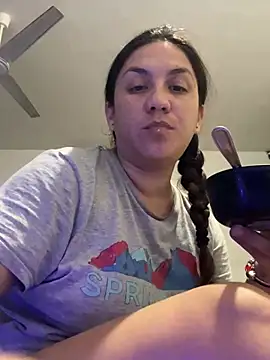 Snapshot of RenataMex chatting on 25, 2, 2025 RenataMex online show from 25, 2, 2025