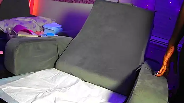 Tatithegoddess online show from 19, 11, 2025