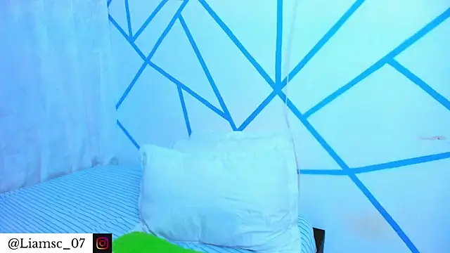 Snapshot of liam_scott77 chatting on 16, 11, 2025 liam scott77 online show from 16, 11, 2025