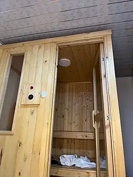 Barbielatinas online show from 14, 12, 2025