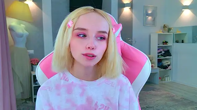 b4by LoL1 online show from 6, 2, 2026