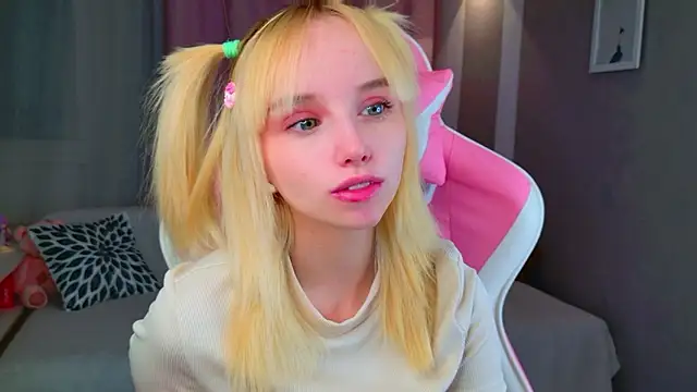 b4by LoL1 online show from 5, 3, 2026