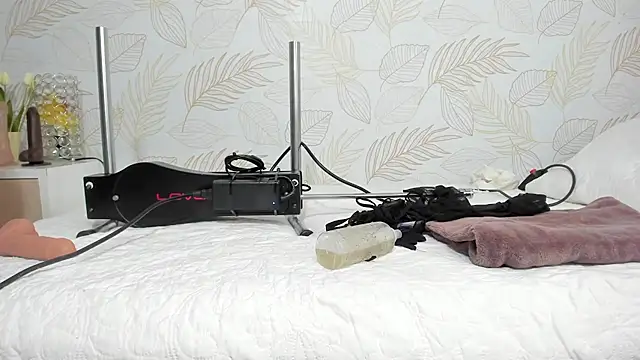 TianaReedd online show from 28, 1, 2025