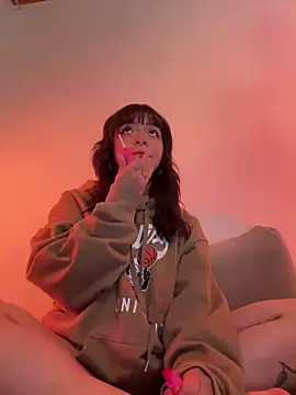 Ashley Chriss online show from 22, 12, 2024