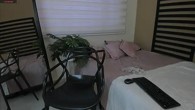 Catyloves online show from 6, 2, 2026