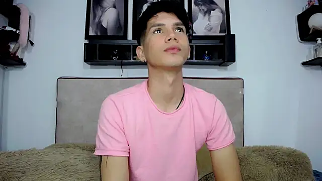 Snapshot of Tayson_Rivers chatting on 12, 12, 2024 Tayson Rivers online show from 12, 12, 2024