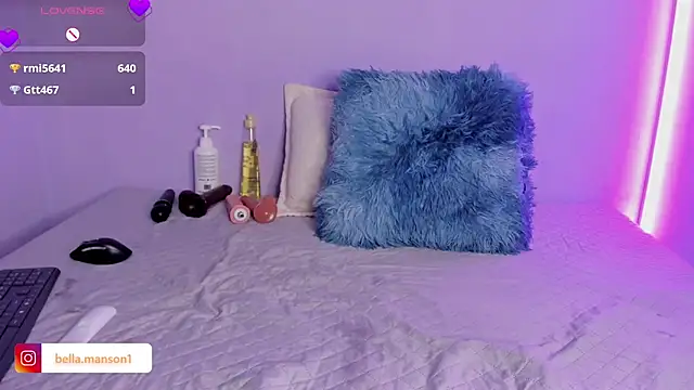 Bella Manson  online show from 4, 2, 2025