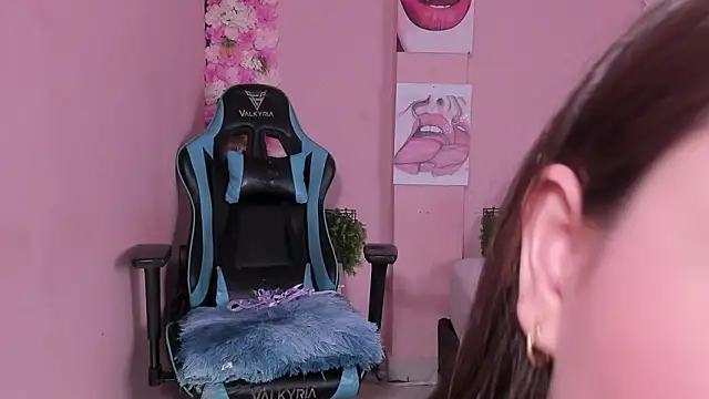 Bella Manson  online show from 24, 9, 2025