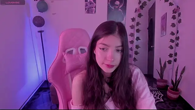 Snapshot of cami_mila9 chatting on 1, 10, 2025 cami mila9 online show from 1, 10, 2025