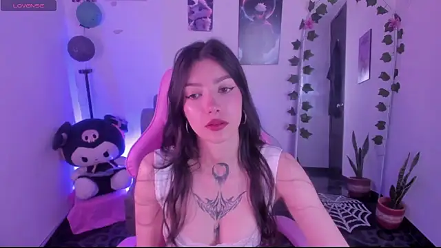 Snapshot of cami_mila9 chatting on 14, 10, 2025 cami mila9 online show from 14, 10, 2025