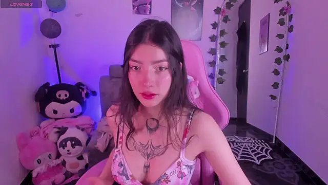 Snapshot of cami_mila9 chatting on 6, 11, 2025 cami mila9 online show from 6, 11, 2025