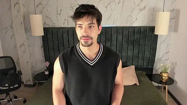 Snapshot of Ian_Daviz chatting on 19, 10, 2025 Ian Daviz online show from 19, 10, 2025