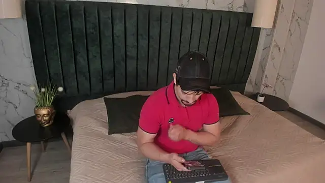 Snapshot of Ian_Daviz chatting on 28, 10, 2025 Ian Daviz online show from 28, 10, 2025