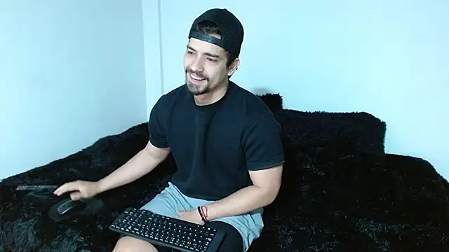 Snapshot of Ian_Daviz chatting on 4, 11, 2025 Ian Daviz online show from 4, 11, 2025