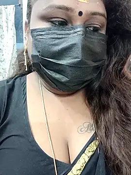 Snapshot of simran21 chatting on 8, 3, 2025 simran21 online show from 8, 3, 2025