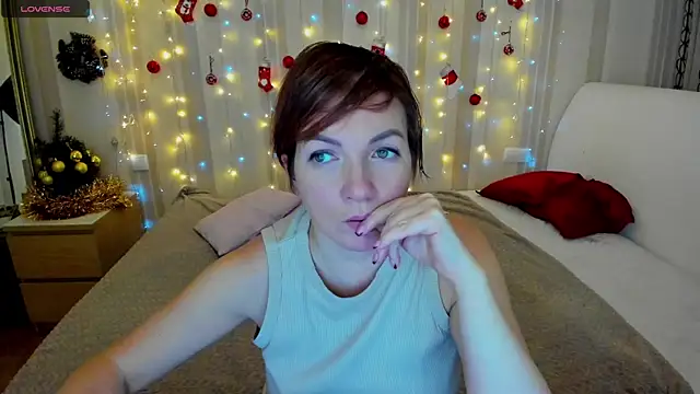 Snapshot of Katherine_Fox chatting on 18, 12, 2024 Katherine Fox online show from 18, 12, 2024