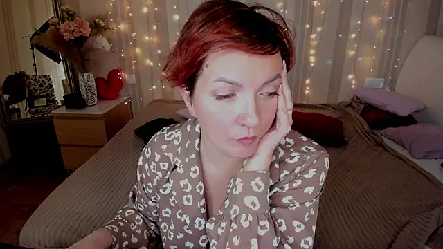 Snapshot of Katherine_Fox chatting on 4, 2, 2025 Katherine Fox online show from 4, 2, 2025