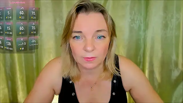 Snapshot of Regina__blue chatting on 2, 12, 2024 Regina  blue online show from 2, 12, 2024