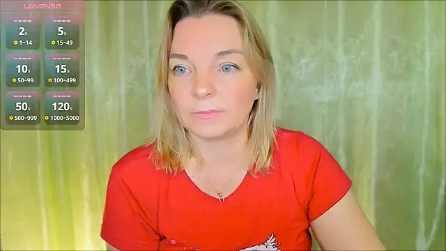 Snapshot of Regina__blue chatting on 11, 12, 2024 Regina  blue online show from 11, 12, 2024