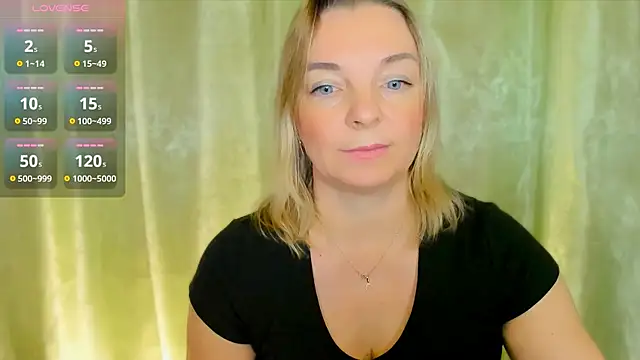 Snapshot of Regina__blue chatting on 17, 12, 2024 Regina  blue online show from 17, 12, 2024