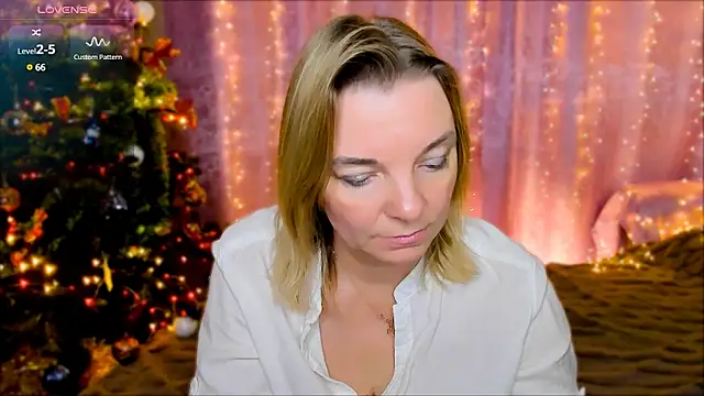 Snapshot of Regina__blue chatting on 26, 12, 2024 Regina  blue online show from 26, 12, 2024