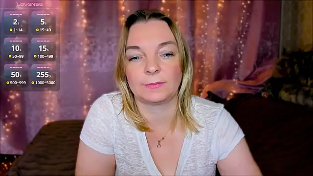 Snapshot of Regina__blue chatting on 14, 1, 2025 Regina  blue online show from 14, 1, 2025