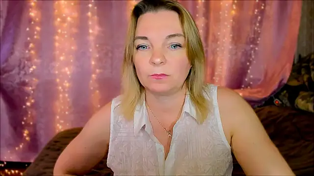 Snapshot of Regina__blue chatting on 15, 1, 2025 Regina  blue online show from 15, 1, 2025