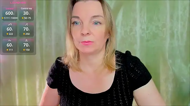 Snapshot of Regina__blue chatting on 17, 2, 2025 Regina  blue online show from 17, 2, 2025