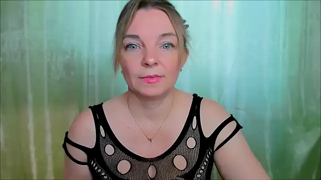 Snapshot of Regina__blue chatting on 21, 2, 2025 Regina  blue online show from 21, 2, 2025