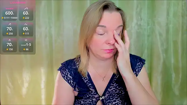 Snapshot of Regina__blue chatting on 28, 2, 2025 Regina  blue online show from 28, 2, 2025