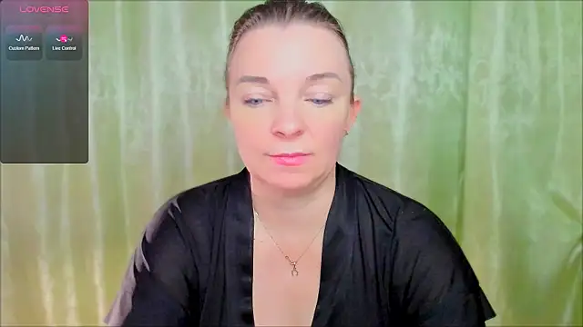 Snapshot of Regina__blue chatting on 3, 3, 2025 Regina  blue online show from 3, 3, 2025