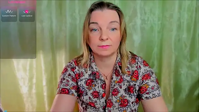 Snapshot of Regina__blue chatting on 16, 3, 2025 Regina  blue online show from 16, 3, 2025