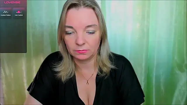 Snapshot of Regina__blue chatting on 22, 3, 2025 Regina  blue online show from 22, 3, 2025