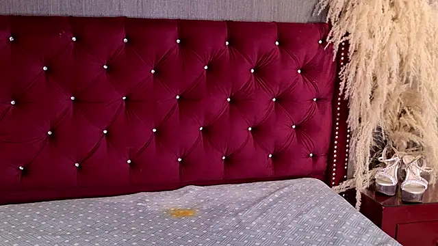 Snapshot of SeleneeEvanss chatting on 8, 11, 2025 SeleneeEvanss online show from 8, 11, 2025