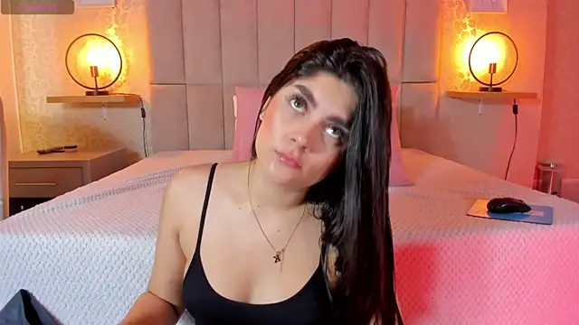 Amy-Saenz online show from 4, 12, 2025