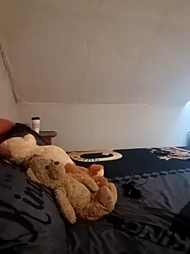 Snapshot of Tiffany35 chatting on 22, 10, 2025 Tiffany35 online show from 22, 10, 2025