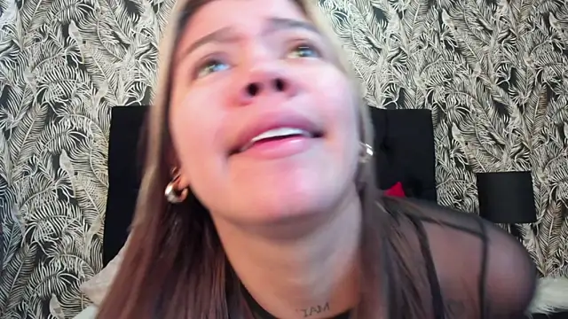 Snapshot of Gissel_Angel chatting on 21, 10, 2025 Gissel Angel online show from 21, 10, 2025