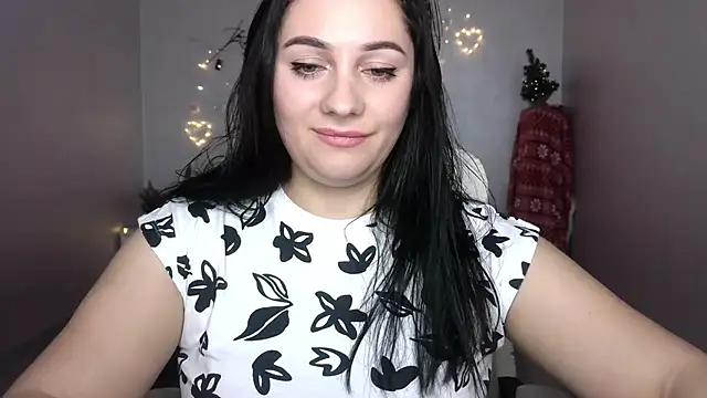 Emelyblum online show from 5, 1, 2025