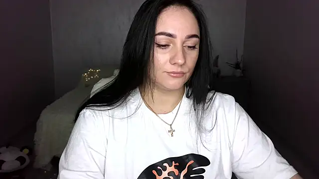 Emelyblum online show from 23, 3, 2025