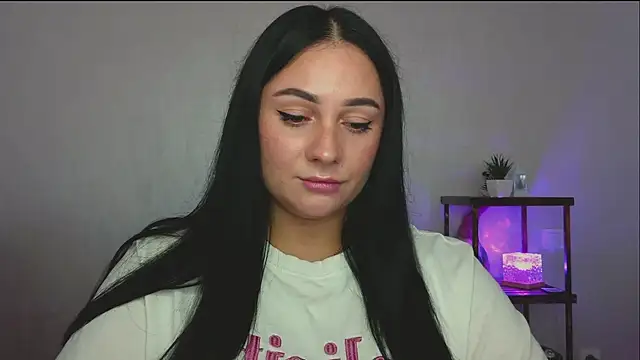 Emelyblum online show from 9, 9, 2025