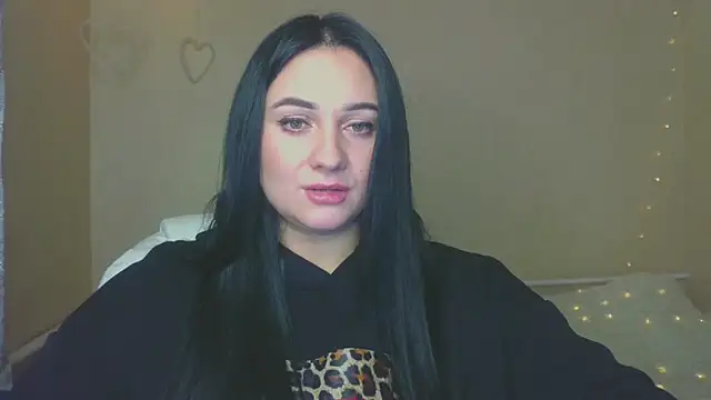 Emelyblum online show from 16, 10, 2025