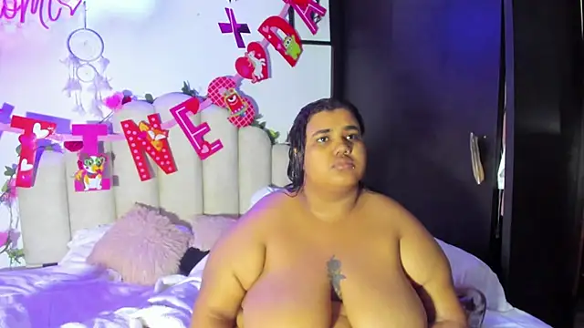 Snapshot of NaomiAsha chatting on 2, 2, 2025 NaomiAsha online show from 2, 2, 2025