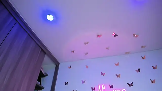 Snapshot of NaomiAsha chatting on 8, 11, 2025 NaomiAsha online show from 8, 11, 2025