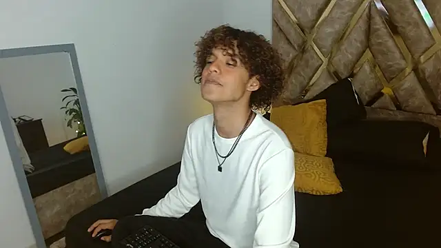 Snapshot of nickolas_moon chatting on 29, 1, 2025 nickolas moon online show from 29, 1, 2025