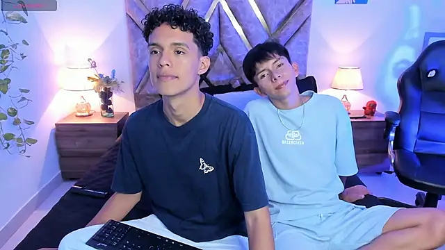 Snapshot of nickolas_moon chatting on 28, 9, 2025 nickolas moon online show from 28, 9, 2025