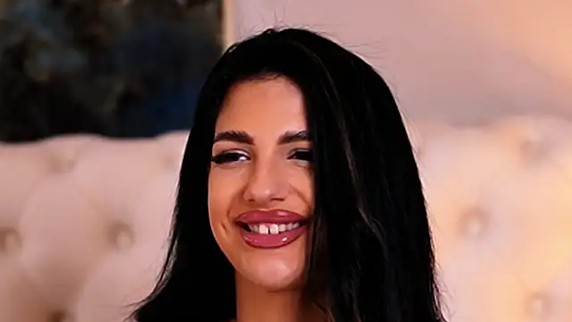 Snapshot of RaisaKali chatting on 14, 2, 2025 RaisaKali online show from 14, 2, 2025