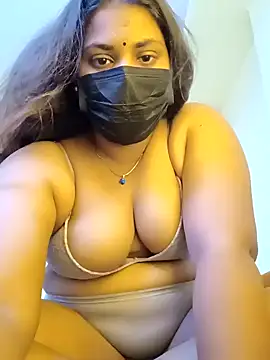 Hotmilfxox online show from 1, 3, 2025