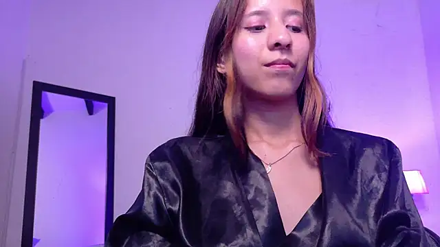 Skinny hottie18 online show from 25, 2, 2025