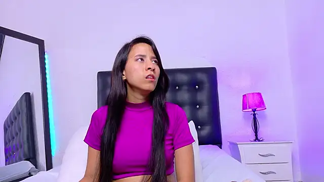 Skinny hottie18 online show from 5, 11, 2025