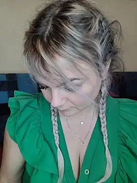 candy queeen online show from 2, 12, 2025